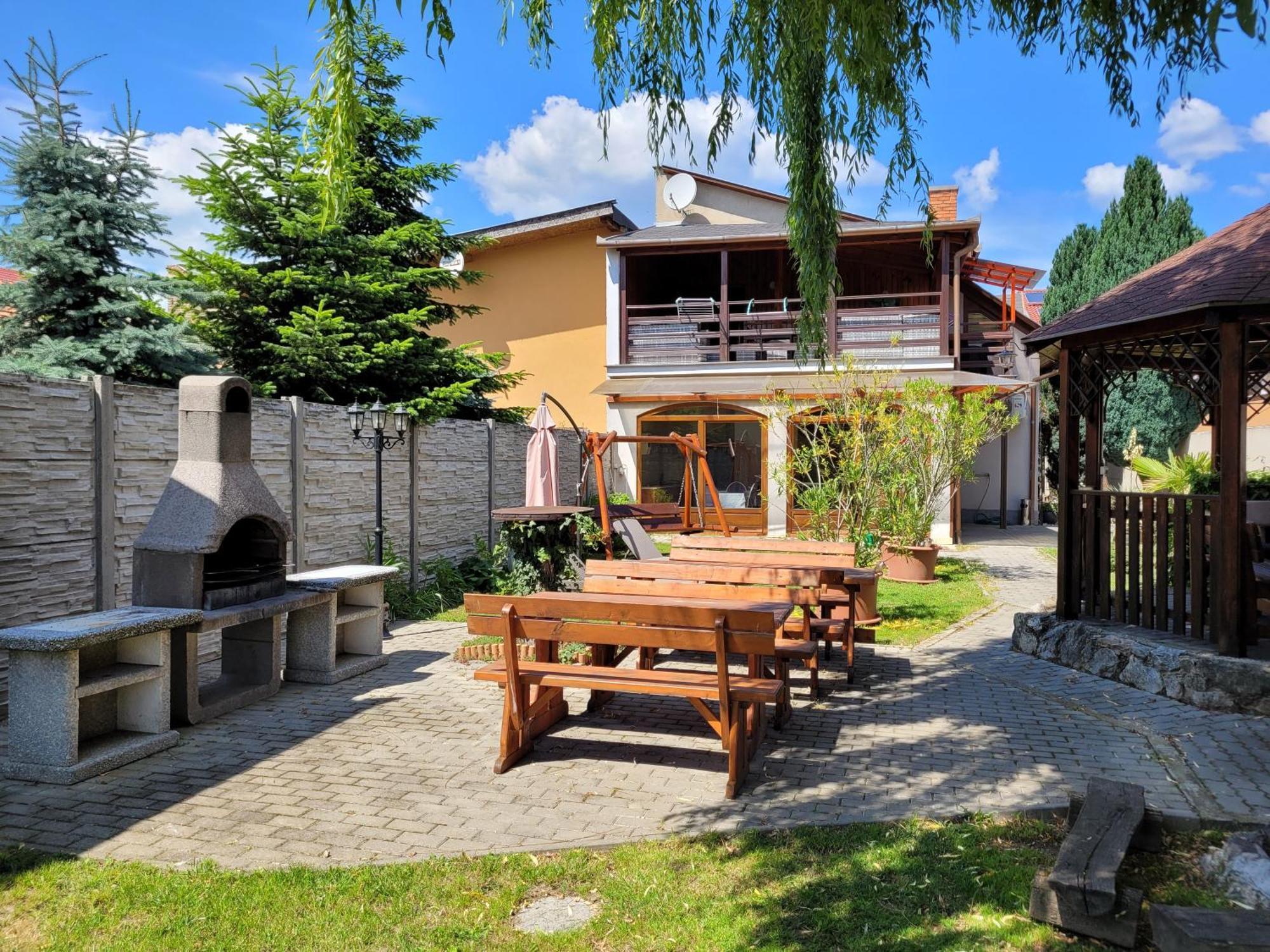 Penzion Korzo Štúrovo Exterior foto