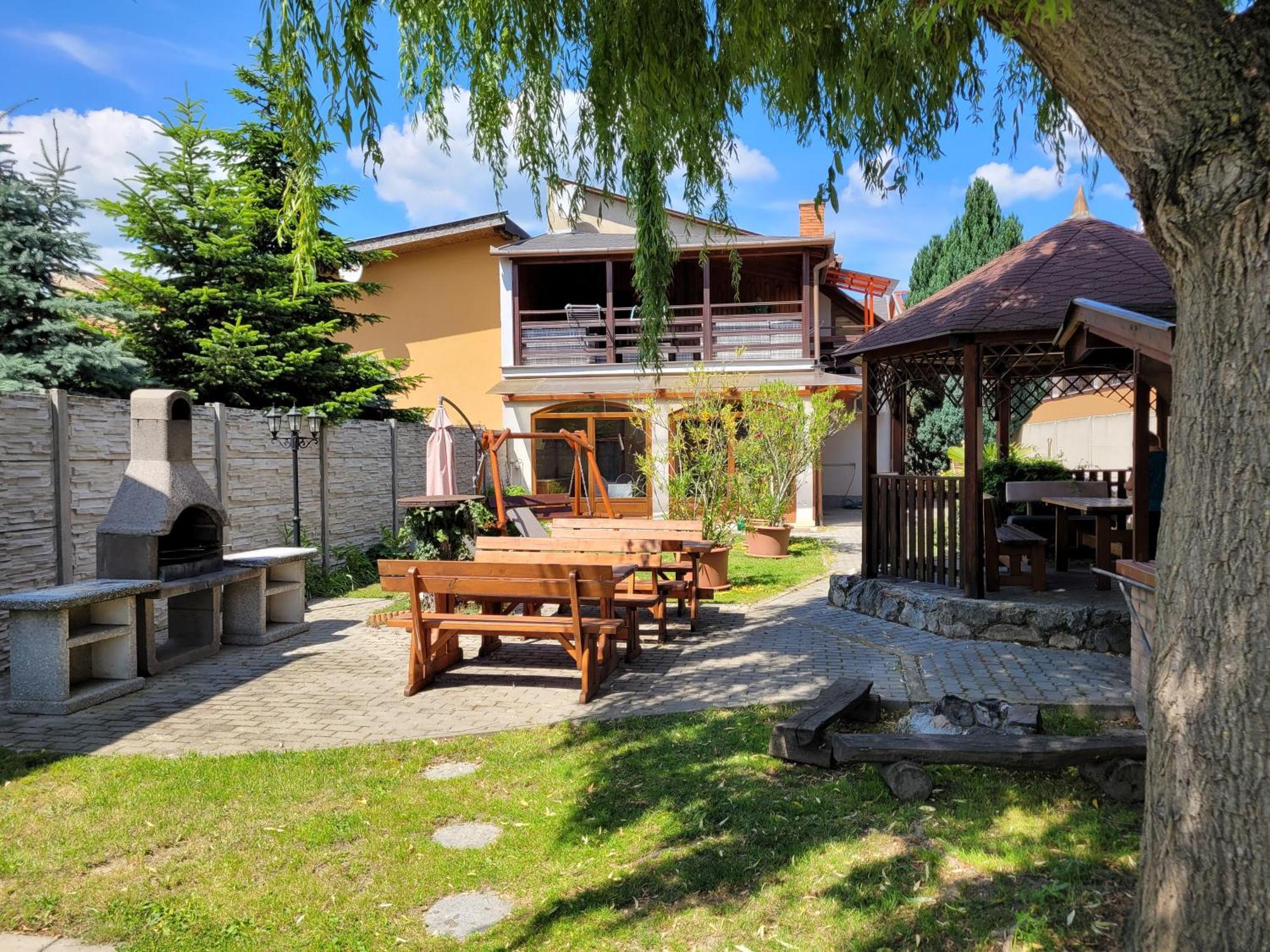 Penzion Korzo Štúrovo Exterior foto