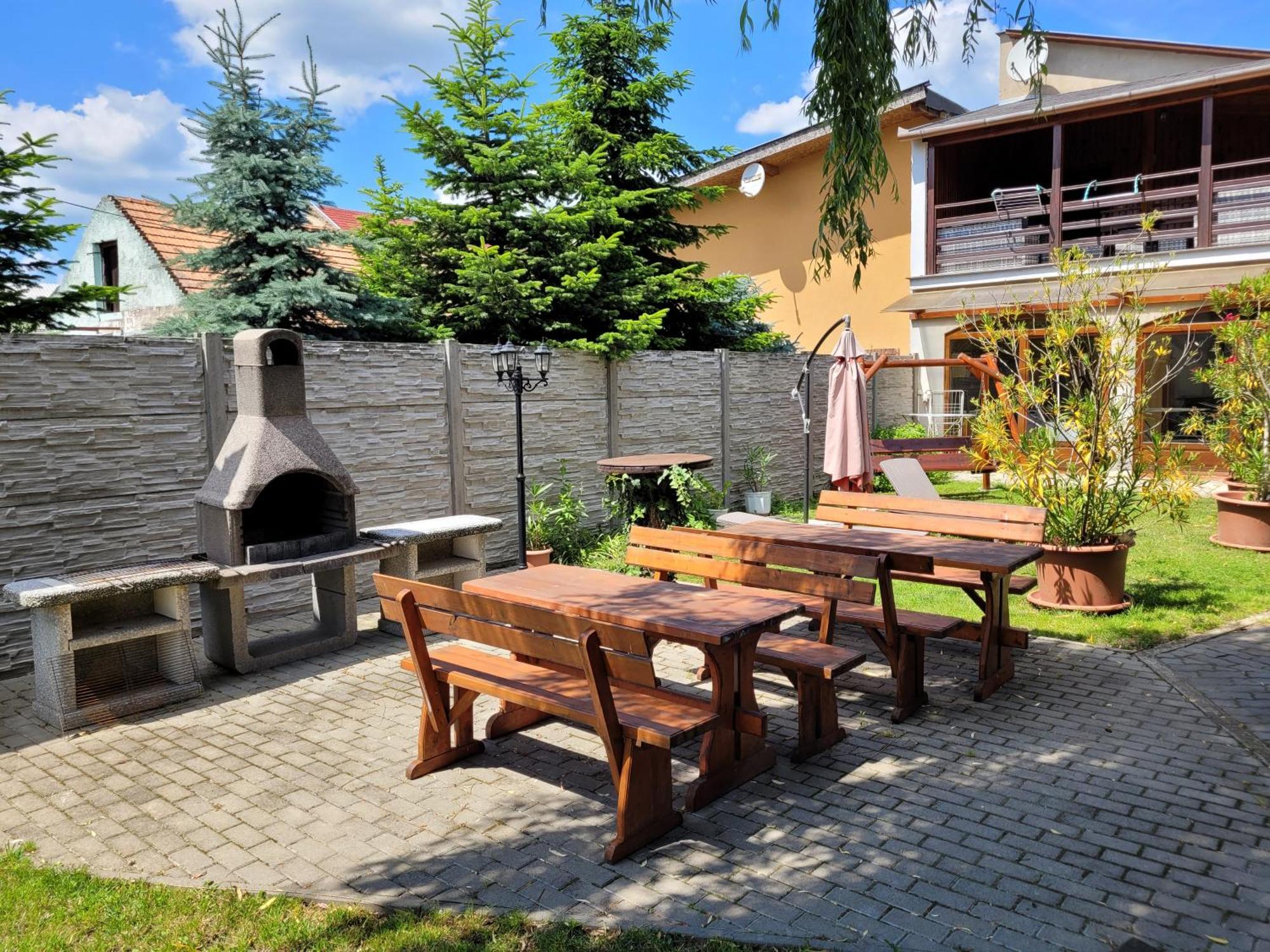 Penzion Korzo Štúrovo Exterior foto