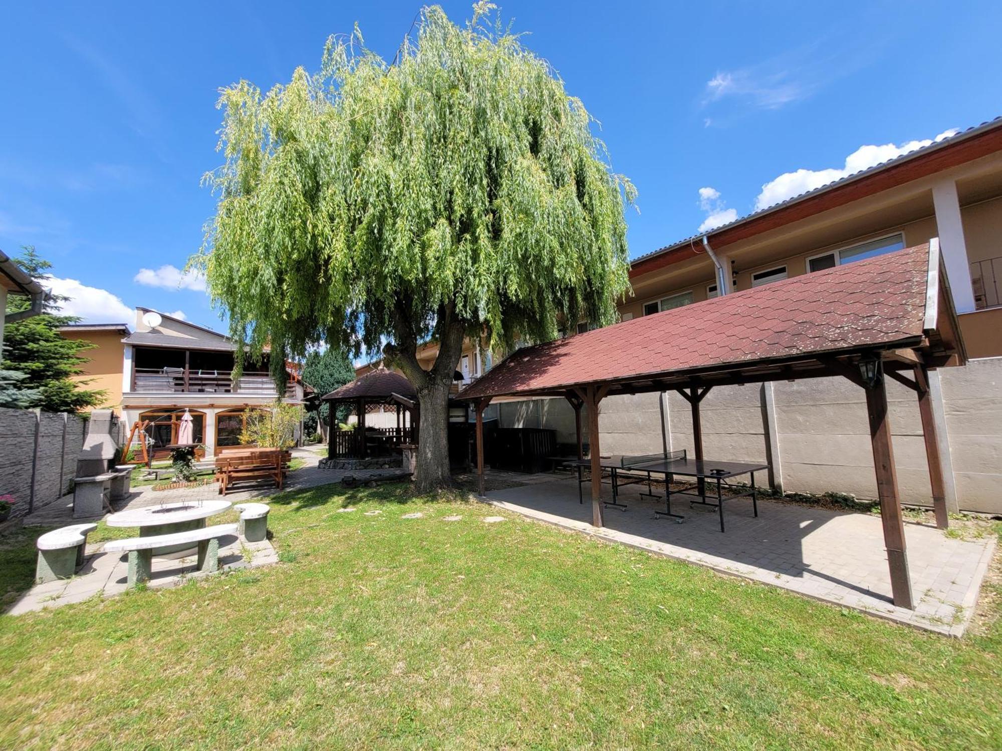 Penzion Korzo Štúrovo Exterior foto